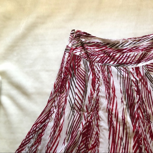 Apt 9 white and red abstract skirt size 10 petite - Picture 4 of 7